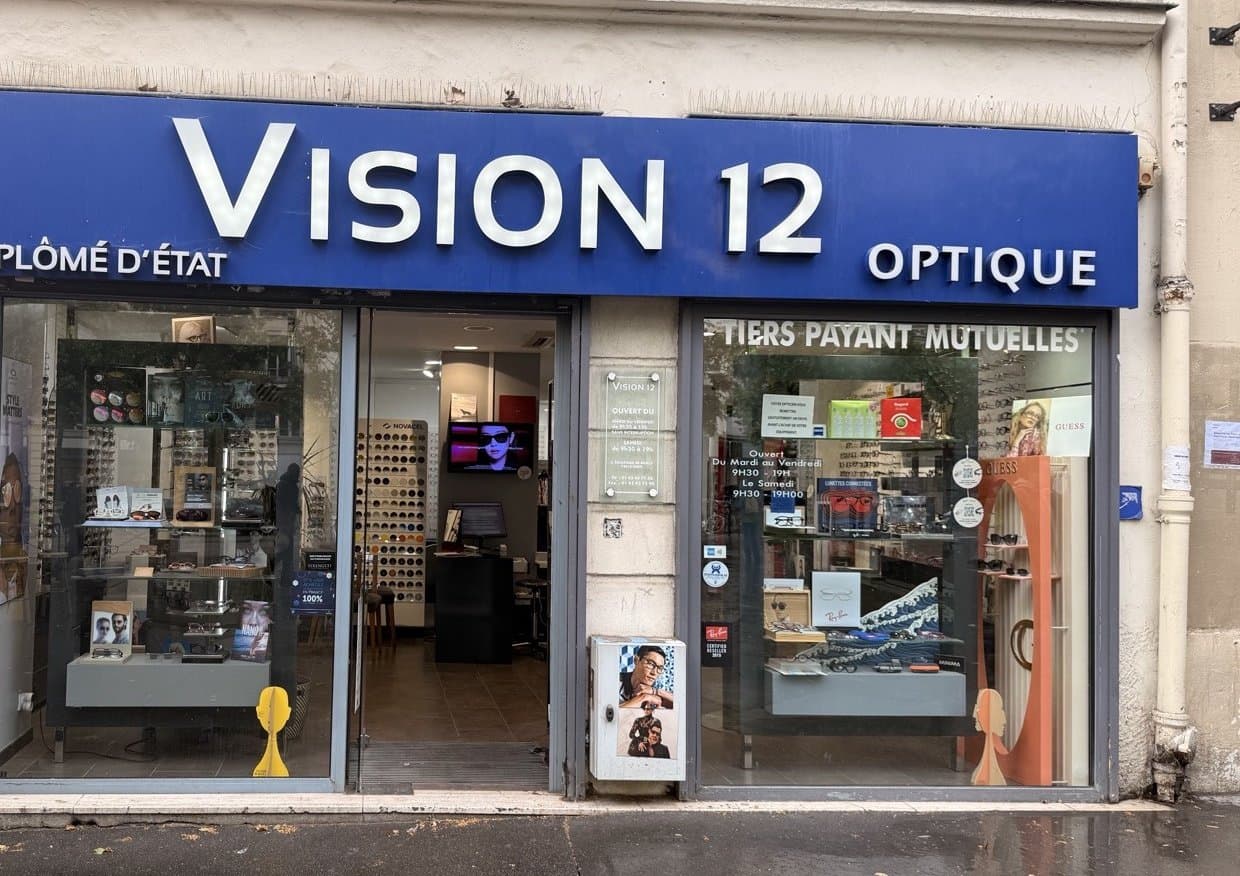 Devanture de Vision 12, opticien au 3 boulevard de Reuilly à Paris 12